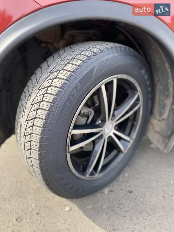 Внедорожник / Кроссовер Nissan Juke 2012 в Гайвороне