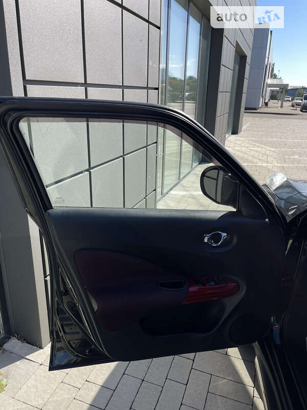 Внедорожник / Кроссовер Nissan Juke 2012 в Тячеве