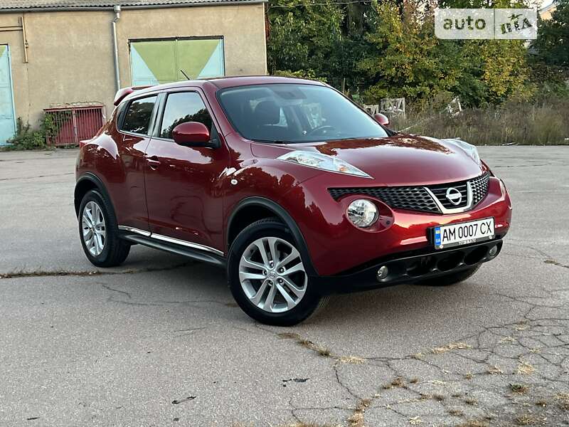 Внедорожник / Кроссовер Nissan Juke 2013 в 