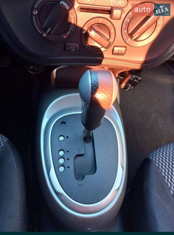 Внедорожник / Кроссовер Nissan Juke 2015 в Львове