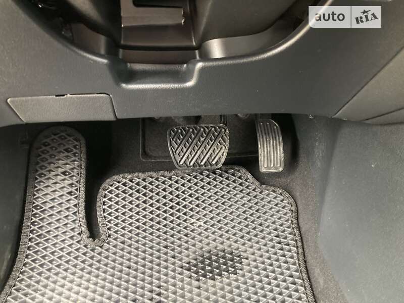 Внедорожник / Кроссовер Nissan Juke 2018 в Киеве фото 21 Внедорожник / Кроссовер Nissan Juke 2018 в Киеве