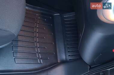 Позашляховик / Кросовер Nissan Juke 2010 в 
