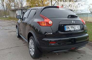 Внедорожник / Кроссовер Nissan Juke 2010 в Ровно