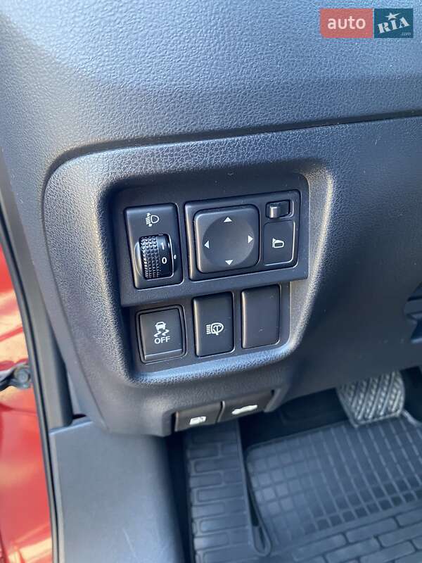 Внедорожник / Кроссовер Nissan Juke 2012 в Лозовой