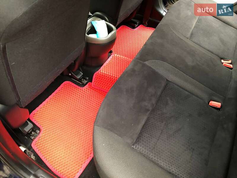 Позашляховик / Кросовер Nissan Juke 2016 в Кам'янському