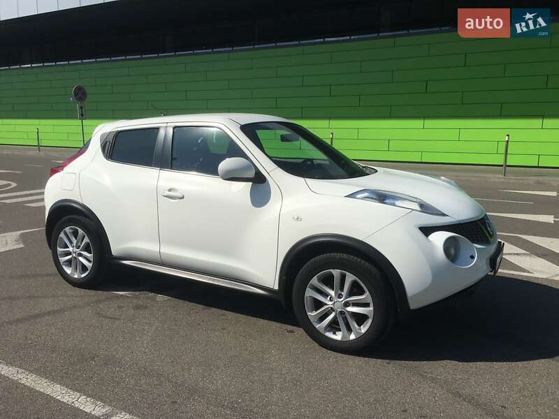 Внедорожник / Кроссовер Nissan Juke 2012 в 