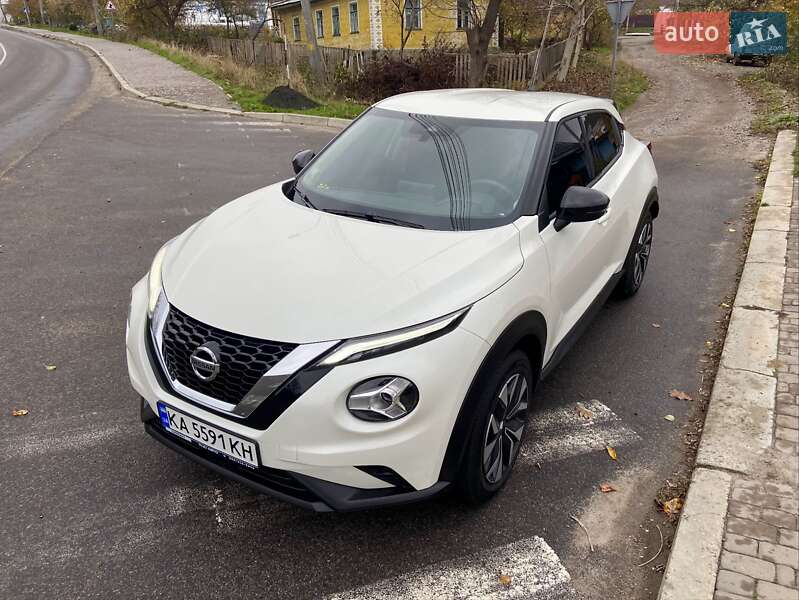 Внедорожник / Кроссовер Nissan Juke 2021 в 