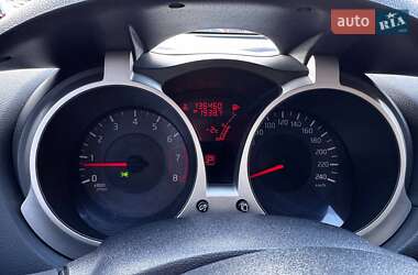 Внедорожник / Кроссовер Nissan Juke 2011 в 