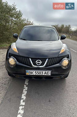 Внедорожник / Кроссовер Nissan Juke 2011 в Сарнах