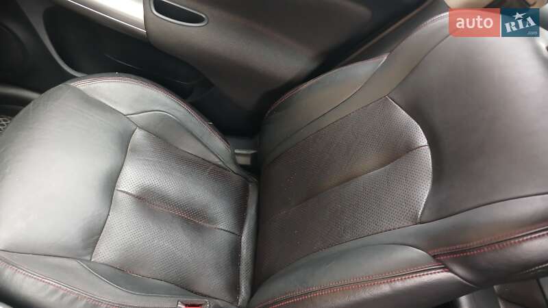 Внедорожник / Кроссовер Nissan Juke 2013 в Сарнах