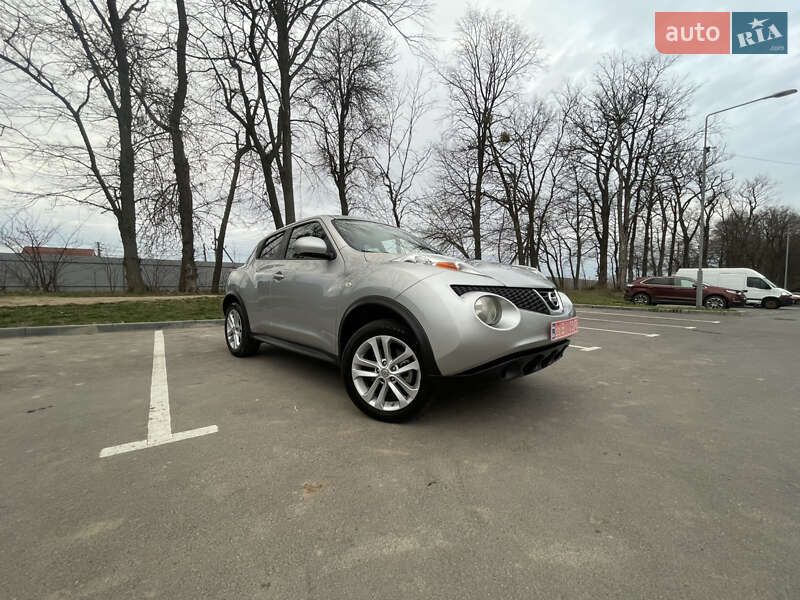 Внедорожник / Кроссовер Nissan Juke 2011 в 