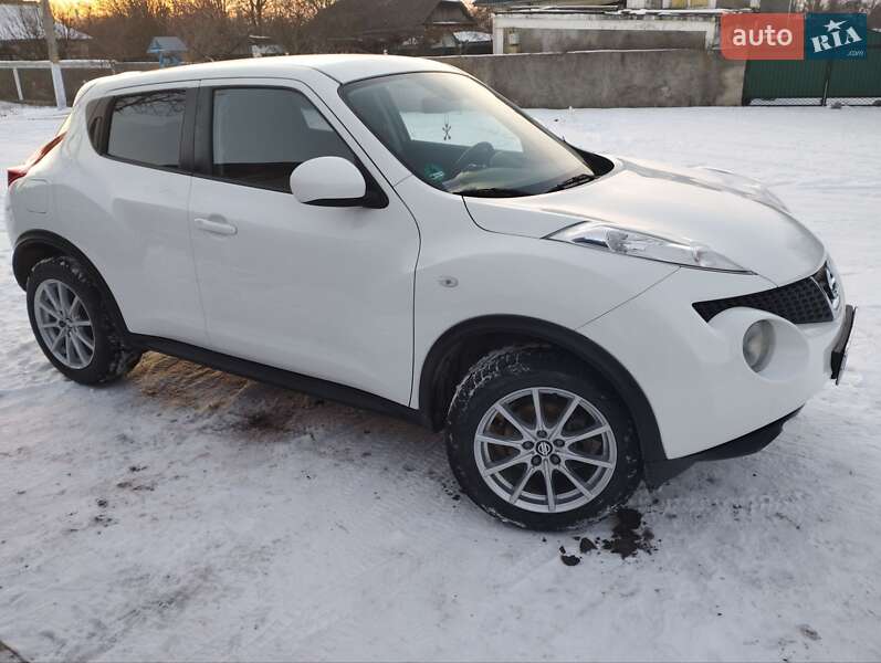 Внедорожник / Кроссовер Nissan Juke 2011 в Каменец-Подольском