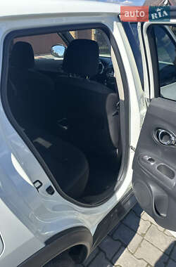 Внедорожник / Кроссовер Nissan Juke 2010 в 