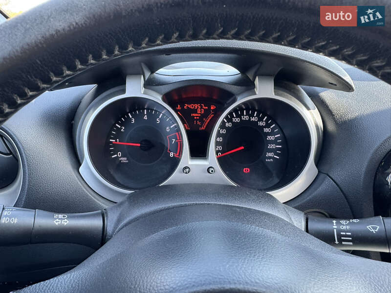 Позашляховик / Кросовер Nissan Juke 2015 в Львові