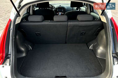 Внедорожник / Кроссовер Nissan Juke 2013 в 