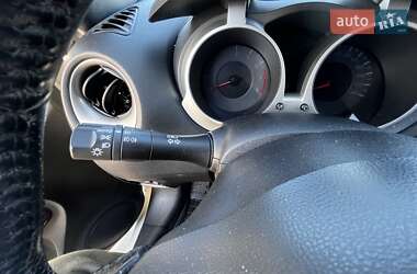 Внедорожник / Кроссовер Nissan Juke 2011 в 