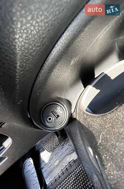 Внедорожник / Кроссовер Nissan Juke 2011 в 