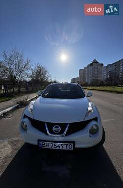 Внедорожник / Кроссовер Nissan Juke 2011 в 