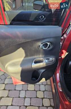 Внедорожник / Кроссовер Nissan Juke 2011 в 