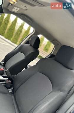 Внедорожник / Кроссовер Nissan Juke 2010 в 