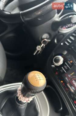 Внедорожник / Кроссовер Nissan Juke 2010 в 