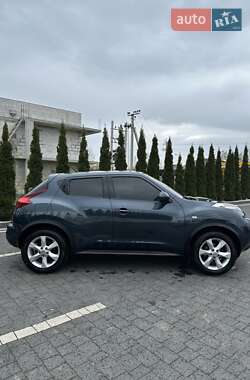Внедорожник / Кроссовер Nissan Juke 2010 в 