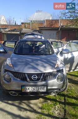 Позашляховик / Кросовер Nissan Juke 2011 в 