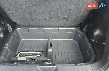 Внедорожник / Кроссовер Nissan Juke 2012 в 