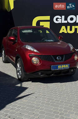 Внедорожник / Кроссовер Nissan Juke 2012 в 