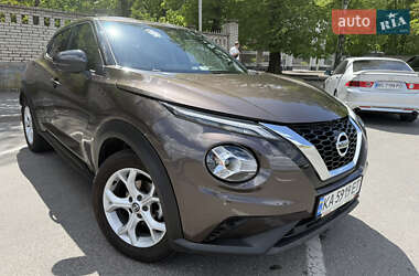 Внедорожник / Кроссовер Nissan Juke 2022 в 