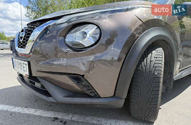 Внедорожник / Кроссовер Nissan Juke 2022 в 