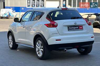 Позашляховик / Кросовер Nissan Juke 2012 в 