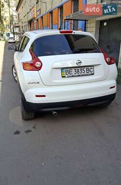 Внедорожник / Кроссовер Nissan Juke 2012 в 