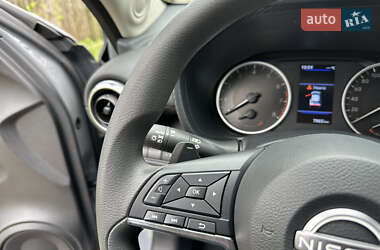 Позашляховик / Кросовер Nissan Juke 2022 в 