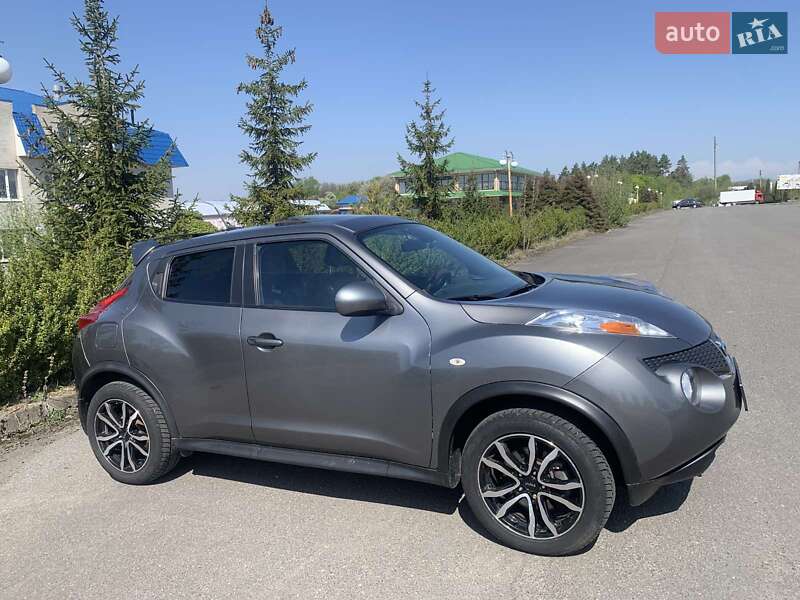 Позашляховик / Кросовер Nissan Juke 2012 в 