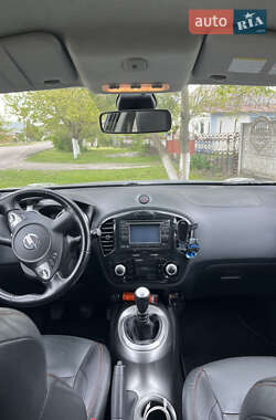 Позашляховик / Кросовер Nissan Juke 2010 в 