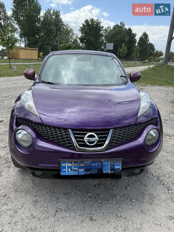 Позашляховик / Кросовер Nissan Juke 2012 в 