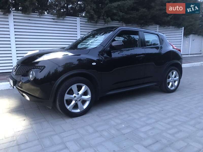 Внедорожник / Кроссовер Nissan Juke 2012 в 