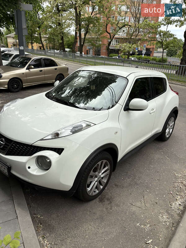 Внедорожник / Кроссовер Nissan Juke 2012 в 