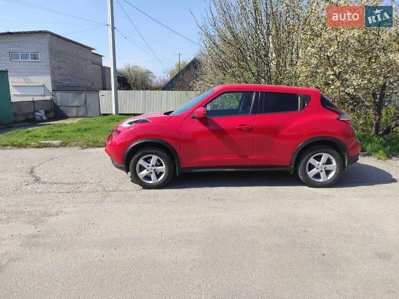 Позашляховик / Кросовер Nissan Juke 2018 в 