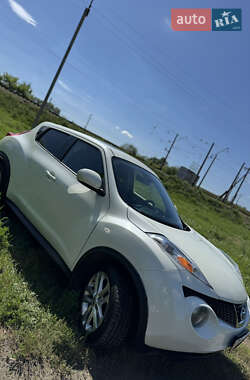 Внедорожник / Кроссовер Nissan Juke 2011 в 