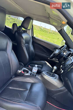 Внедорожник / Кроссовер Nissan Juke 2011 в 