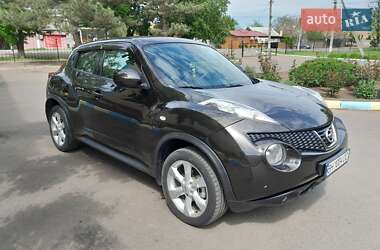 Позашляховик / Кросовер Nissan Juke 2011 в 