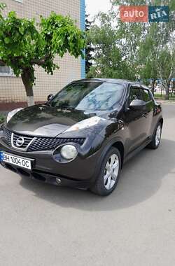 Позашляховик / Кросовер Nissan Juke 2011 в 