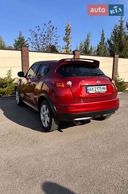 Позашляховик / Кросовер Nissan Juke 2012 в 