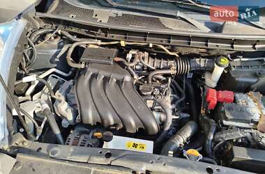 Внедорожник / Кроссовер Nissan Juke 2011 в 