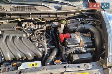 Внедорожник / Кроссовер Nissan Juke 2011 в 