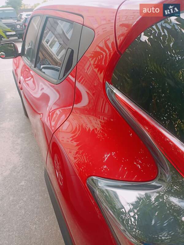 Внедорожник / Кроссовер Nissan Juke 2017 в Вышгороде