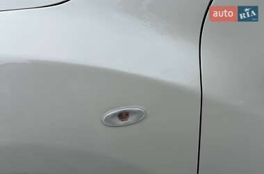 Внедорожник / Кроссовер Nissan Juke 2013 в 
