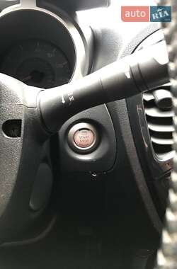 Внедорожник / Кроссовер Nissan Juke 2012 в 